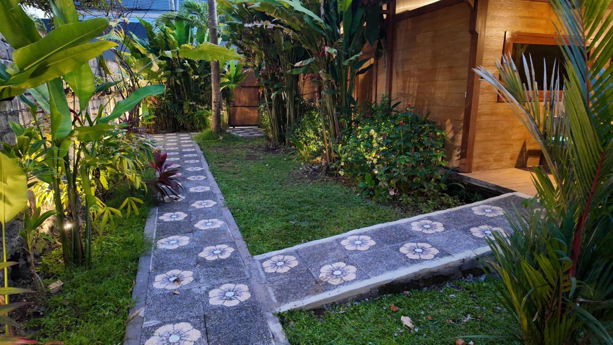 Private Joglo In Heart Of Sanur Villa Екстериор снимка