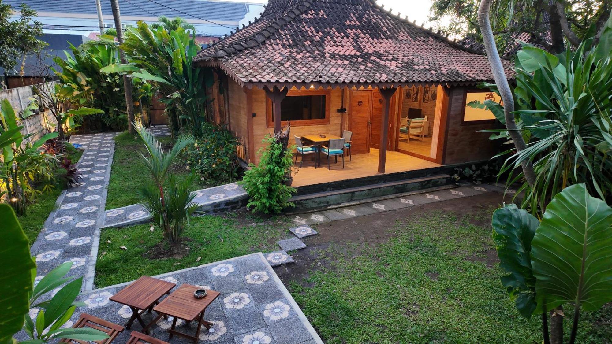 Private Joglo In Heart Of Sanur Villa Екстериор снимка